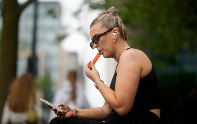 Australia introduces new vape rules, limits nicotine vapes to pharmacies only